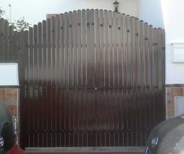 Puerta_Aluminio_Sevilla_Carpinsur.jpg