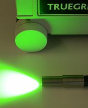 Lichtleiter für die hochtemperatur Umgebung. Beleuchtung in Produktionsmaschinen zur Bestimmung der Form und Lage.
