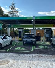 IPLANET Ricarica in sicurezza in modalità ultra fast per tutti i veicoli elettrici.