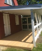 Terrasse mit Vordach