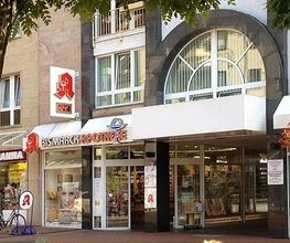 Aussenansicht der Bismarck-Apotheke
