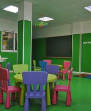 escuela-infantil-burbujas-colores-sillas-02.jpg