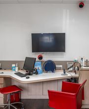 Audioprothésiste Vannes-Alain Afflelou Acousticien image 3