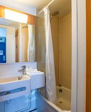 B&B HOTEL Saint-Étienne La Terrasse image 7