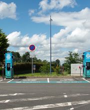 EVzen Station de recharge Super U Pont de Vaux Saint Bénigne