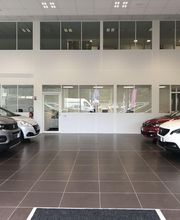 Peugeot Macard Concessionnaire image 6