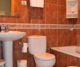 hostal-restaurante-piquio-bano-05.jpg