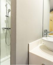 Premier Inn Germany bathroom