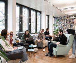 Ströer Online Marketing Kollegen am Arbeitsplatz