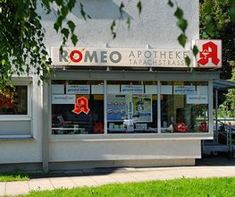 Aussenansicht der ROMEO APOTHEKE TAPACHSTRASSE