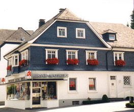 Aussenansicht der Hirsch-Apotheke
