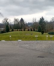 Kundenparkplätze vor der AXA Agentur Hitzfeld + Kollegen GmbH