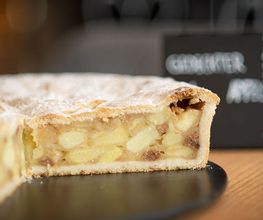 Frische Kuchen mit frisch gerösteten Kaffee direkt aus unserer Hausrösterei Hensler