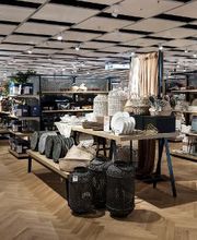 MANOR Sierre Bild 17