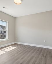 Regency @ Menlo Park Terrace image 4