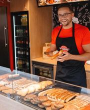 Freundlicher Service und hochwertige Produkte sind für uns kein Zufall, sondern Herzenssache –
denn am Ende zählt für uns nur eines: dass unsere Kunden zufrieden, satt und mit einem Lächeln gehen.