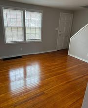Classic American Townhomes & Apts image 1