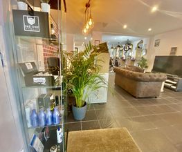 Le Phoenix Barber Institut image 13