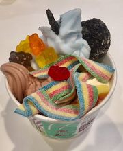 Yogurtland Lancaster image 1