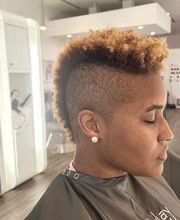 Salon Dulay - Mills 50 District image 9