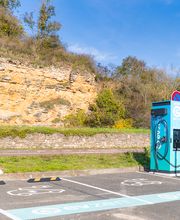 EVzen station de recharge Clamecy - Auchan