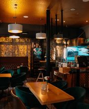 Cue Café Restaurant & Lounge Bar Bild 1