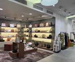 GUESS imagen 8