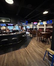 Boss' Pizzeria and Sports Bar Okoboji image 13