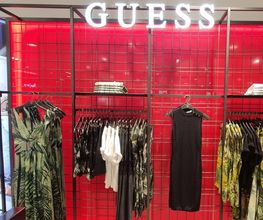 GUESS imagen 6