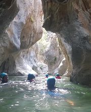 canyoning málaga, barranquismo marbella, descenso de barranco costa del sol, canyon activity marbella, canyoning benahavis, marbella activities, things to do marbella, things to do malaga.