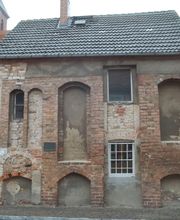 Elendhaus Pasewalk vor Sanierung.JPG