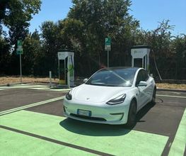 IPLANET Ricarica in sicurezza in modalità ultra fast per tutti i veicoli elettrici.