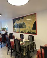 Aux Trois Bonheurs image 2