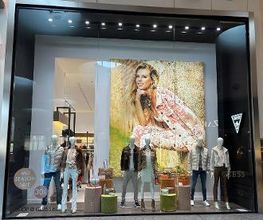 GUESS immagine 5
