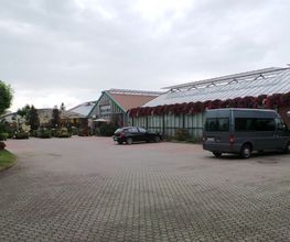 Unser Gartencenter. Parkplätze direkt vorm Haus