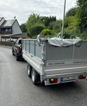 Sicherungsschnitt von herausragendem Astgut in die Fahrbahn