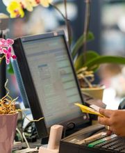 Apotheke-Drogerie-Reformhaus Kuhn AG - Ihre Apotheke in der Region Brugg AG Bild 1