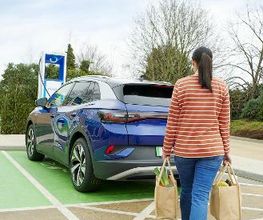 bp pulse Charging Station image 9