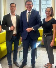 The Beauty Keys - JS Hair Salon - Massage d’Aur - Pull Max Bild 1