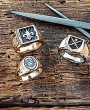 Individuelle Siegelringe aus hochwertigen Materialien.