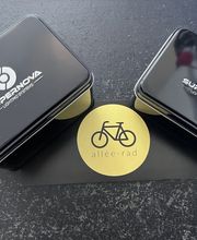 Supernova Lighting Systems bei allée-rad in Berlin-Prenzlauer Berg. Hochwertige Fahrradbeleuchtung aus Freiburg – bekannt für Präzision, Langlebigkeit und minimalistisches Design.