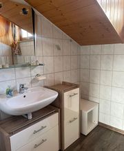 Badezimmer incl. Dusche Ferienwohnung oben