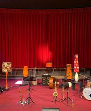 Jazz ist alt, Jazz ist neu, Jazz ist Vielfalt, Jazz ist für Alle – Unser Programm zeigt den Jazz in all seinen Spielarten: Traditionelles neben Innovativem, Grenzgänger neben Weltstars der Szene und Nachwuchskünstlern aus der Region. Unser Engagement gilt einer starken, gesunden und vielfältigen Musikszene, einer musikbegeisterten und motivierten Jugend sowie dem Ziel, Karlsruhes Kulturangebot um hochwertige Konzerte zu bereichern und unserem Publikum den besonderen Jazzmoment zu ermöglichen. Jazz ist unsere Leidenschaft.