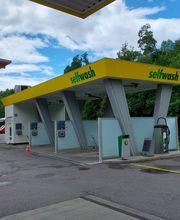 Selfwash Waschanlage mit 3 Plätzen und Auto-Staubsauger