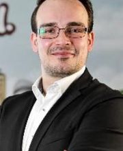 DEVK Versicherungen: Julian Wolf Bild 1