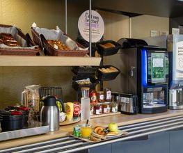 B&B HOTEL Saint-Quentin image 13
