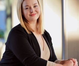 Business-Mitarbeiterin am Arbeitsplatz