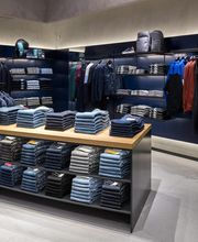 Calvin Klein Jeans immagine 4