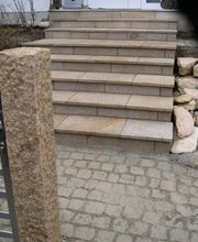 Natursteintreppe aus Travertin