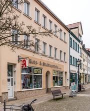 Aussenansicht der Rats- u. Stadtapotheke